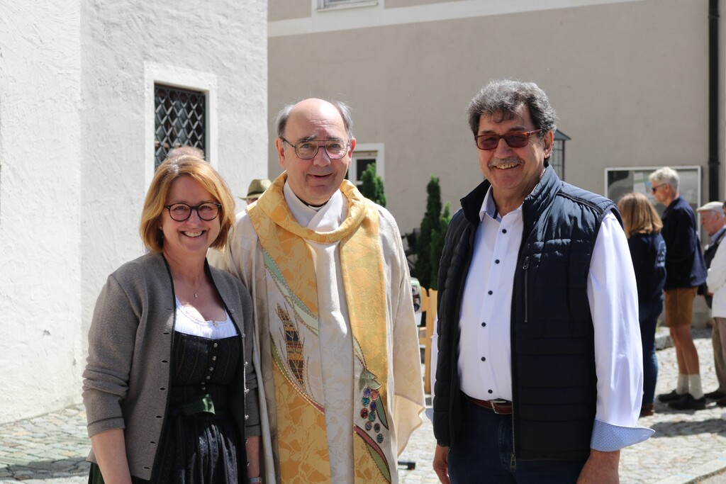 Pfarrfest Pfarrer Clemens Voss PGR Sprecherin Resi Grünberger Kirchenpfleger Richard Zintl