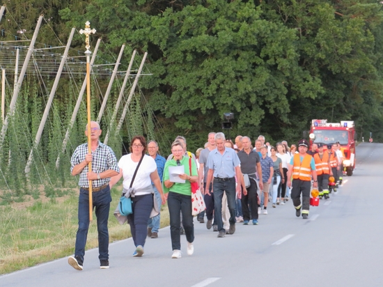 Rund 50 Pilgerer kamen zu Fuß aus Au