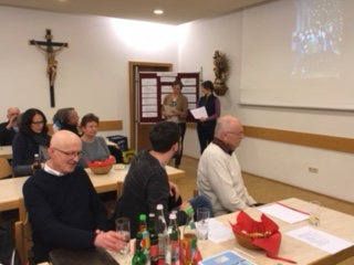 Pfarrgemeinde führen in einer Diashow durchs Jahr